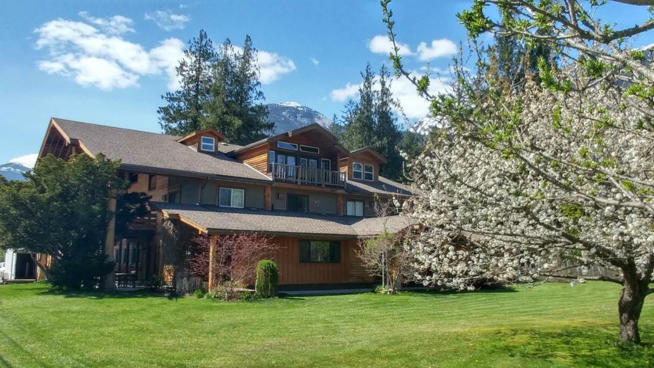 Bella Coola Mountain Lodge Hagensborg Exterior foto